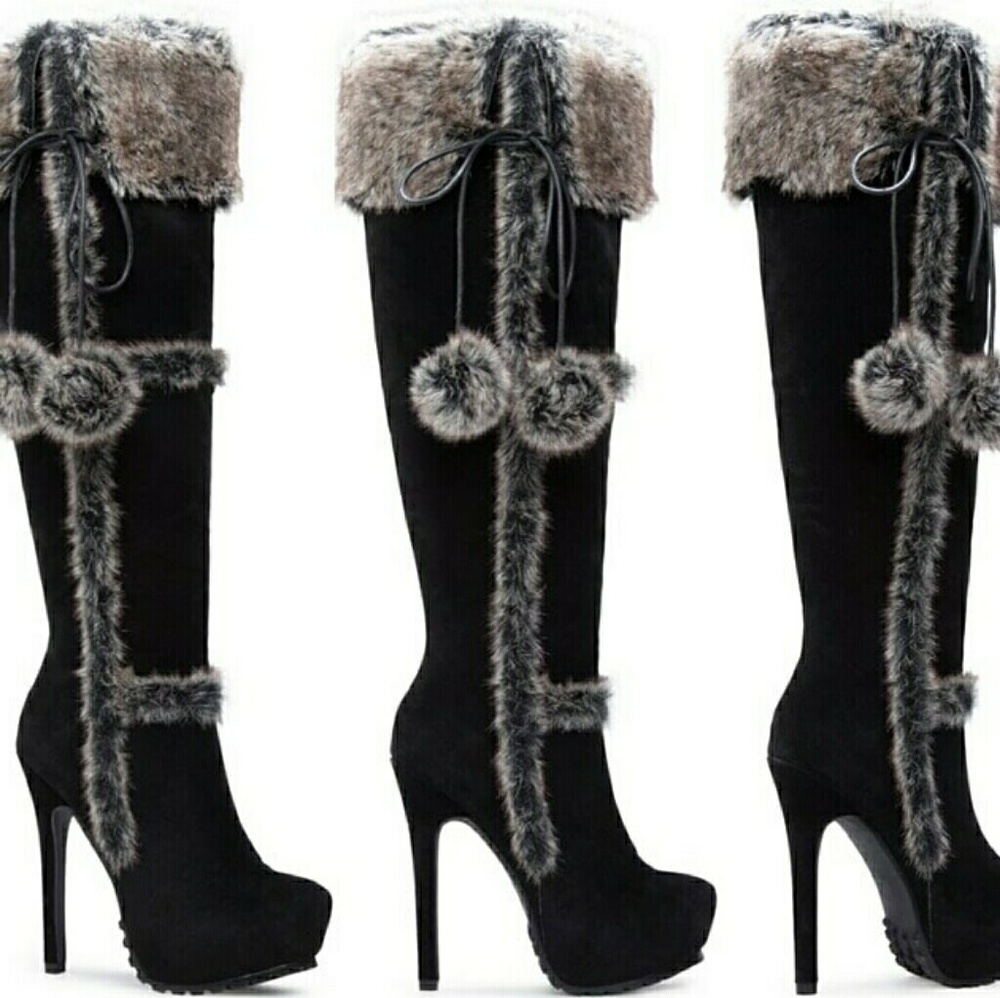 ISO! Not a sale post! Looking for these boots!
